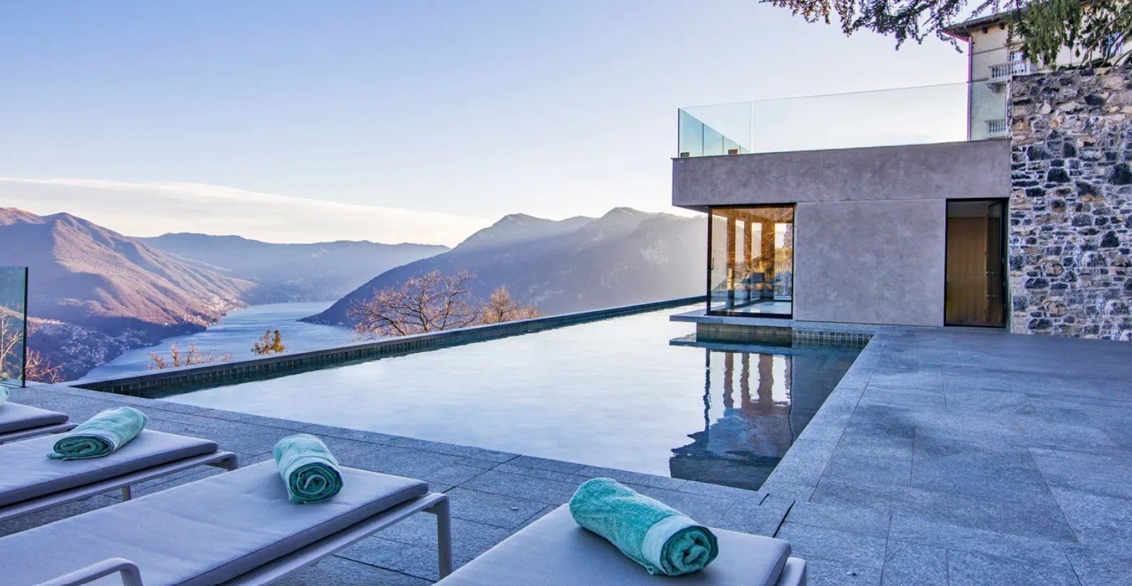 Villa Peduzzi, no Lake Como, na Itália, é uma das 2,5 mil opções no portfólio da Lacure Villas