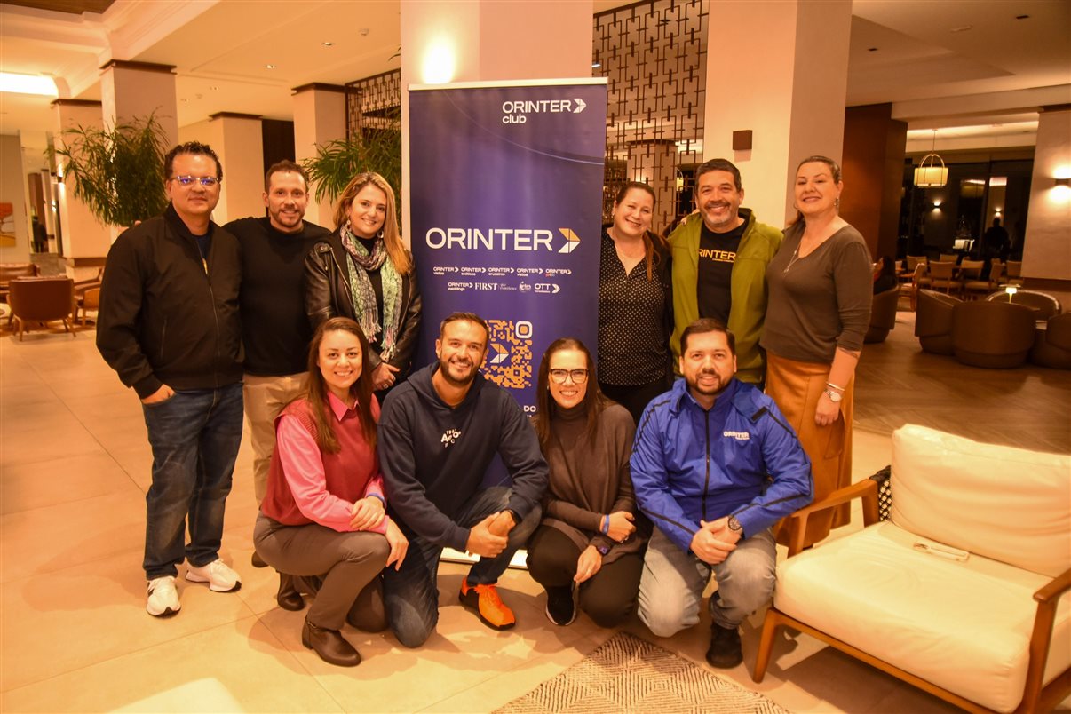 Lia Hirakawa Cruz, do Visit Miami, ao lado de Jorge Souza, da Orinter