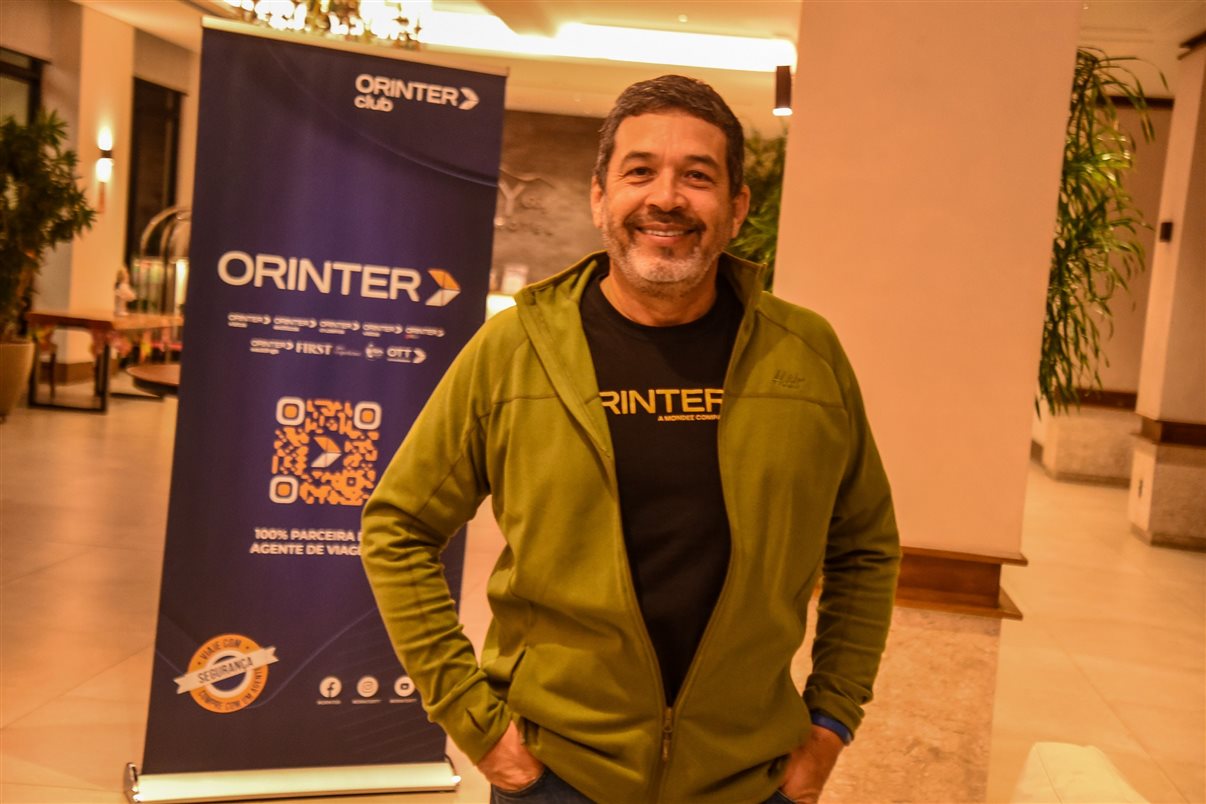 Lia Hirakawa Cruz, do Visit Miami, ao lado de Jorge Souza, da Orinter