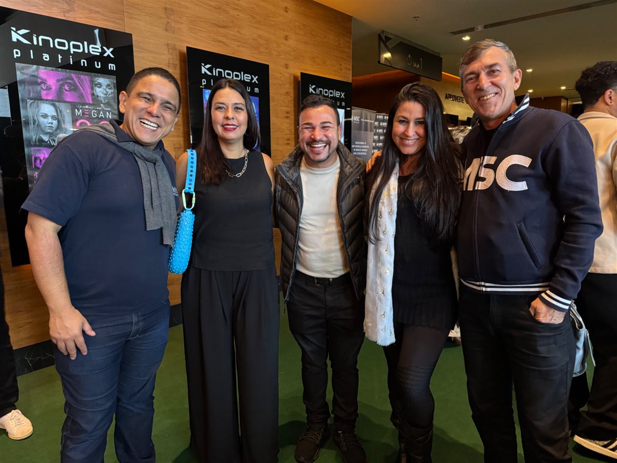 Pedro Silva, da MSC, Juliana Freitas, do Conexão Vip, Renan Uzeloto, du Uzeloto Tur, Juliana Lombardi, da JL Tour, e Fabrício Pereira, da Bless Turismo 