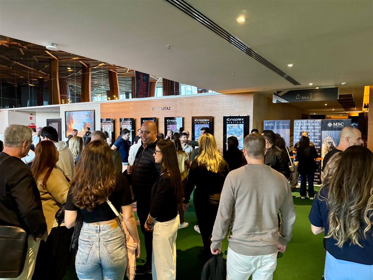 Pedro Silva, da MSC, Juliana Freitas, do Conexão Vip, Renan Uzeloto, du Uzeloto Tur, Juliana Lombardi, da JL Tour, e Fabrício Pereira, da Bless Turismo 