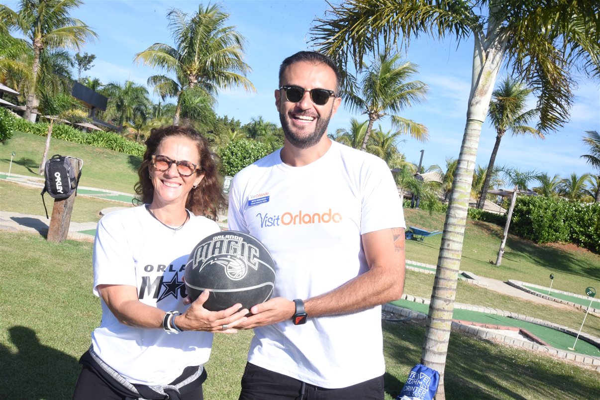 Jorge Souza, da Orinter, e Karina Nascimento, Copa Airlines