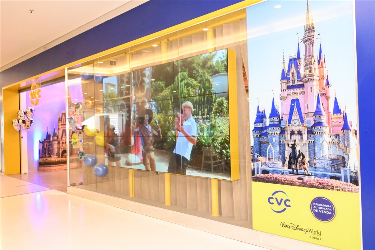 Monica Silva e Wagner Souza, da Loja CVC Shopping Cidade São Paulo