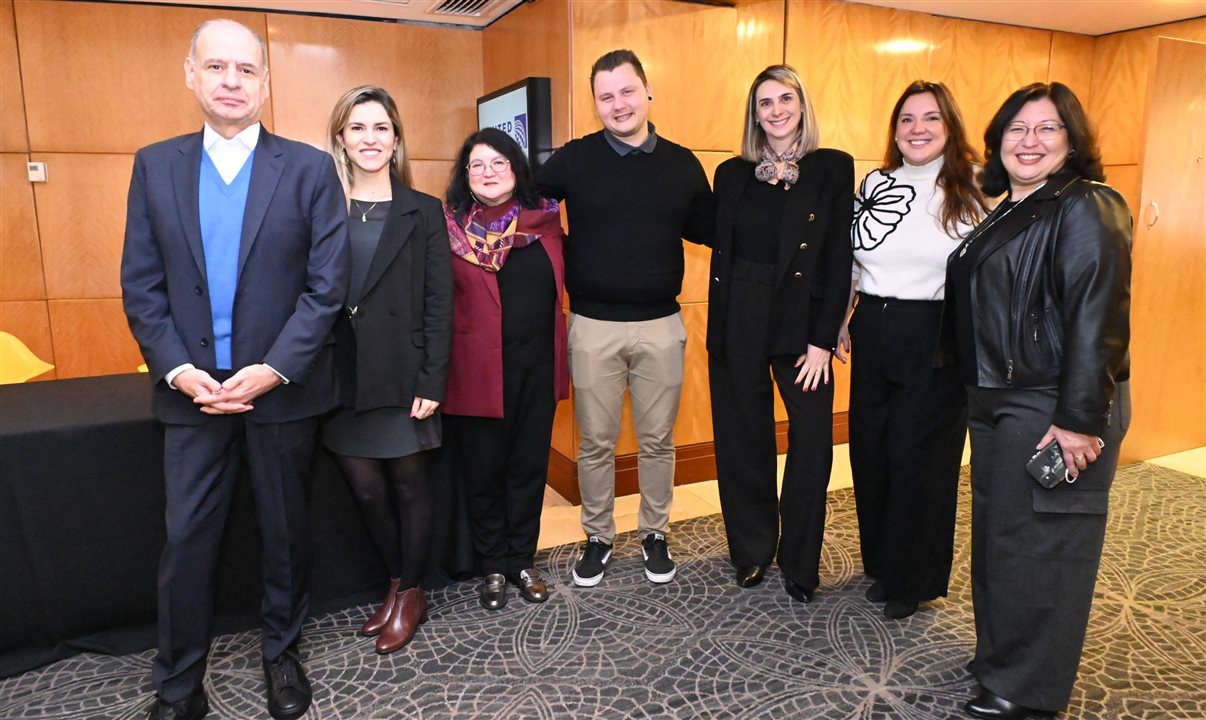 Giovanni Castro, Monica Reis, Ines Uehara, Vitor Romão, Mariana Trevizan, Barbara Valério e Tatiana Arantes, da United