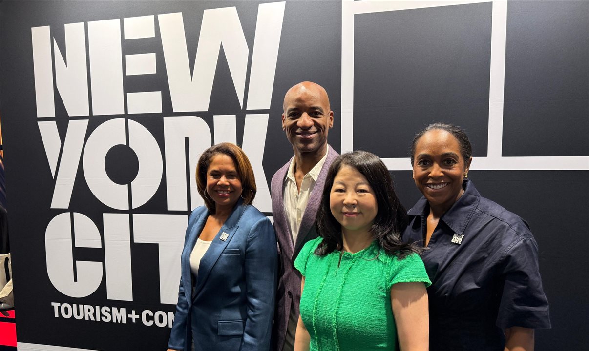 Julie Coker, presidente e CEO da New York City Tourism + Conventions. Reginald Charlot, diretor responsável pelo Turismo de Luxo e Parcerias Estratégicas, Makiko Matsuda Healy, SVP, e Tiffany Towsend, VP Global Communications