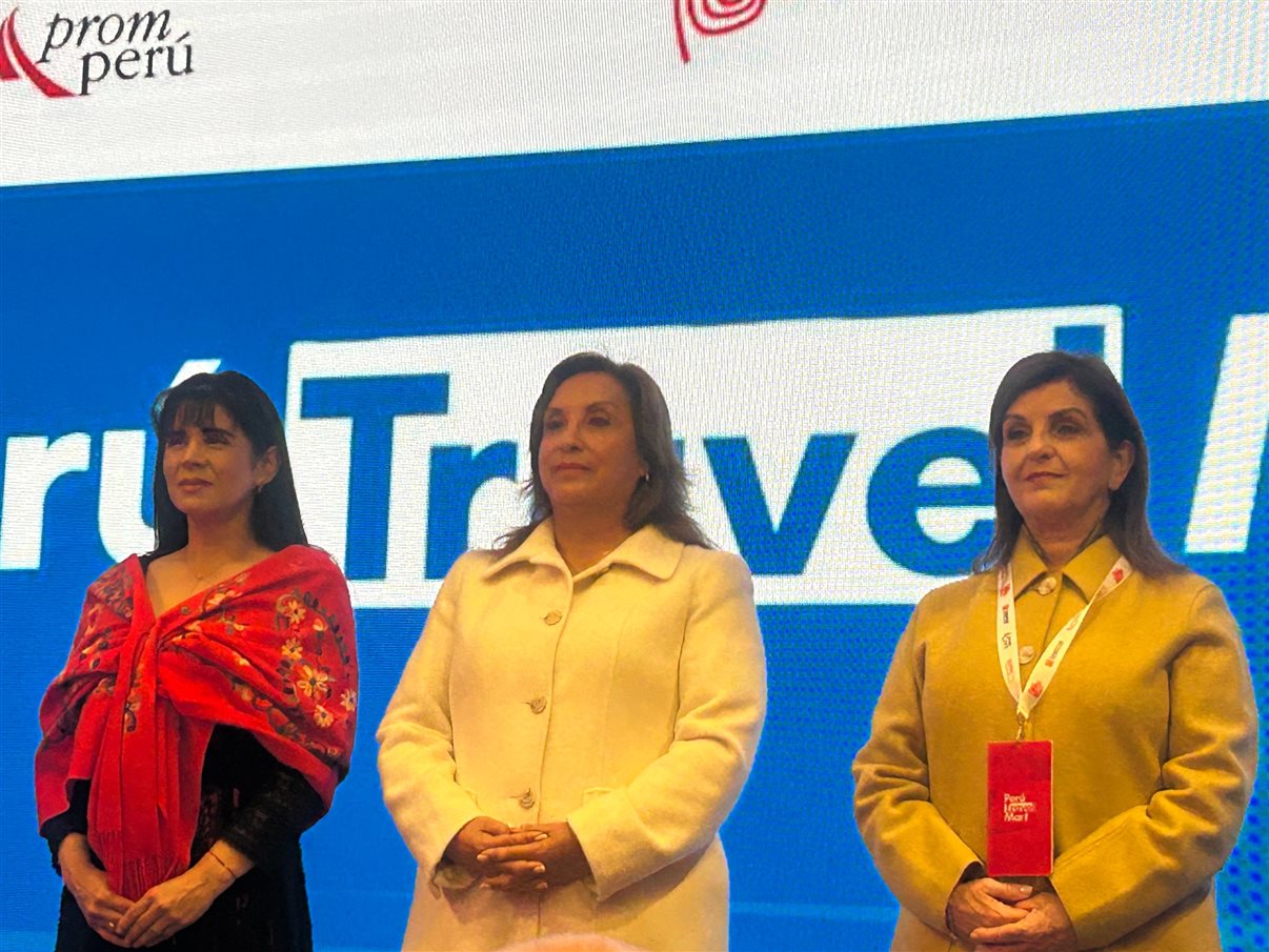  Desilú León, Dina Boluarte e Maritza Montero
