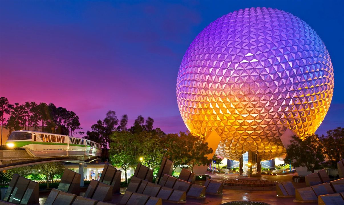 Spaceship Earth, localizada no centro do parque Epcot, será fechada para reforma a partir do dia 25 de agosto de 2025