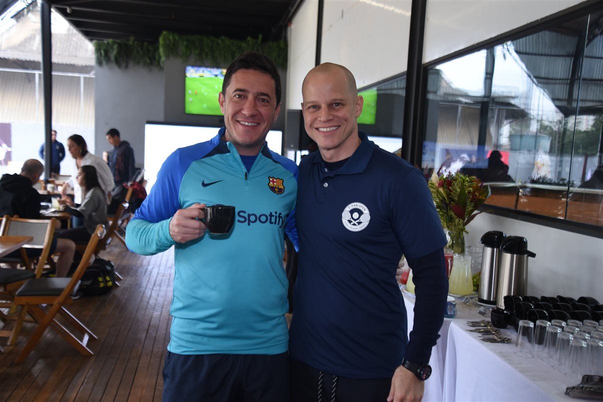Jordi Solé, do Turismo da Catalunha, com José Guilherme Alcorta, da PANROTAS