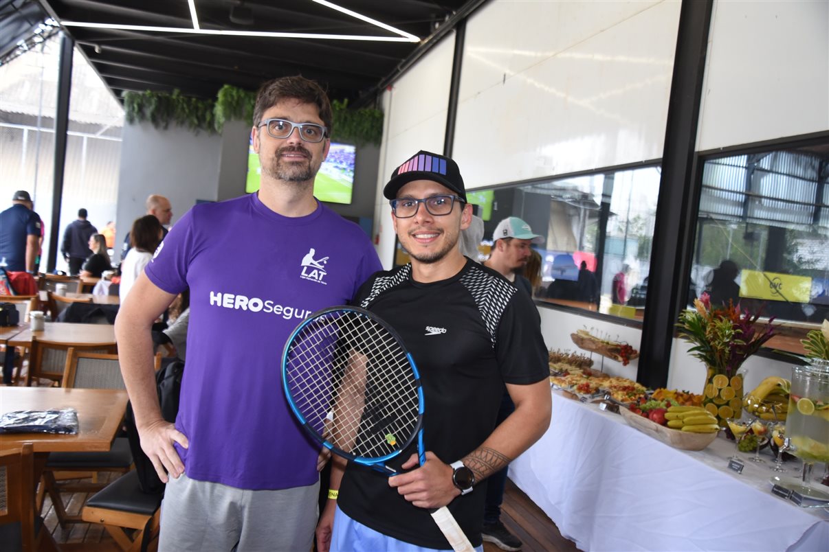 Rodrigo Vieira, da PANROTAS,  e Rafael Ortiz, da Voetur
