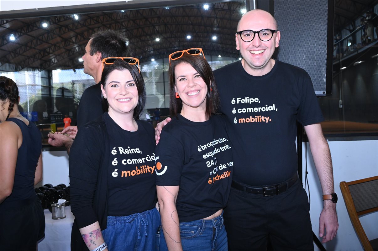 Flavio de Sica, da PANROTAS, Fernando Gagliardi, da Meliá, com a esposa Carol Pinto