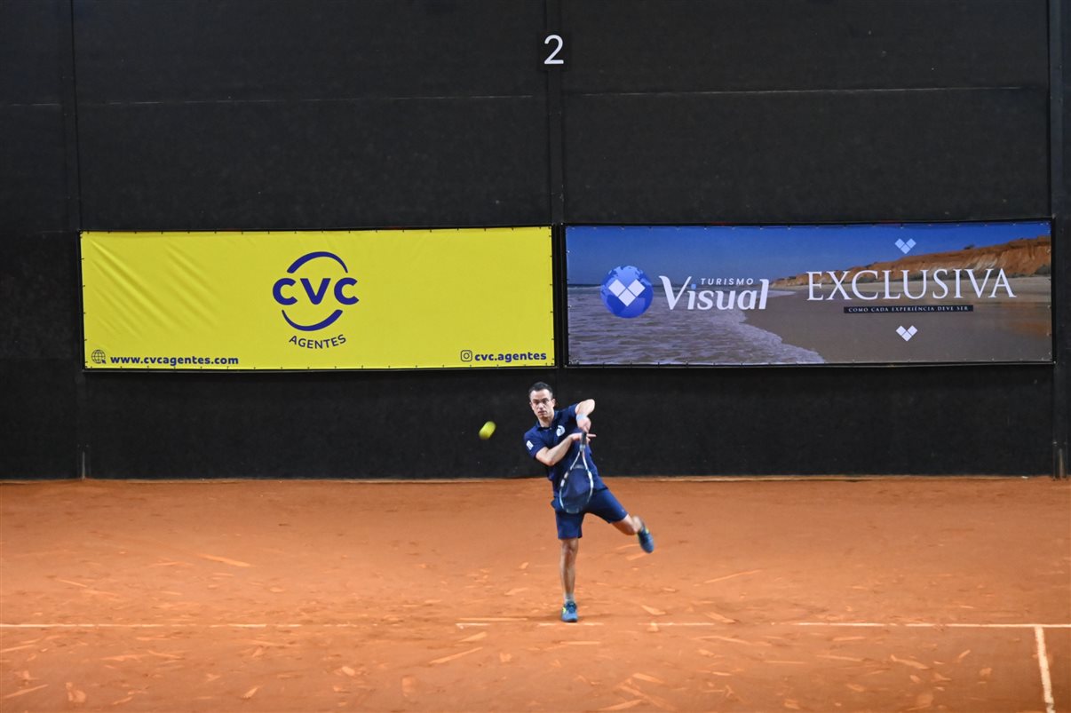Campeões da categoria Masculino Fun de Beach Tennis. Na foto, Rodrigo Vieira, Guilherme Burti, Bruno e Fernando dos Santos, e Alexandre Oliveira e Feliphe Santinello