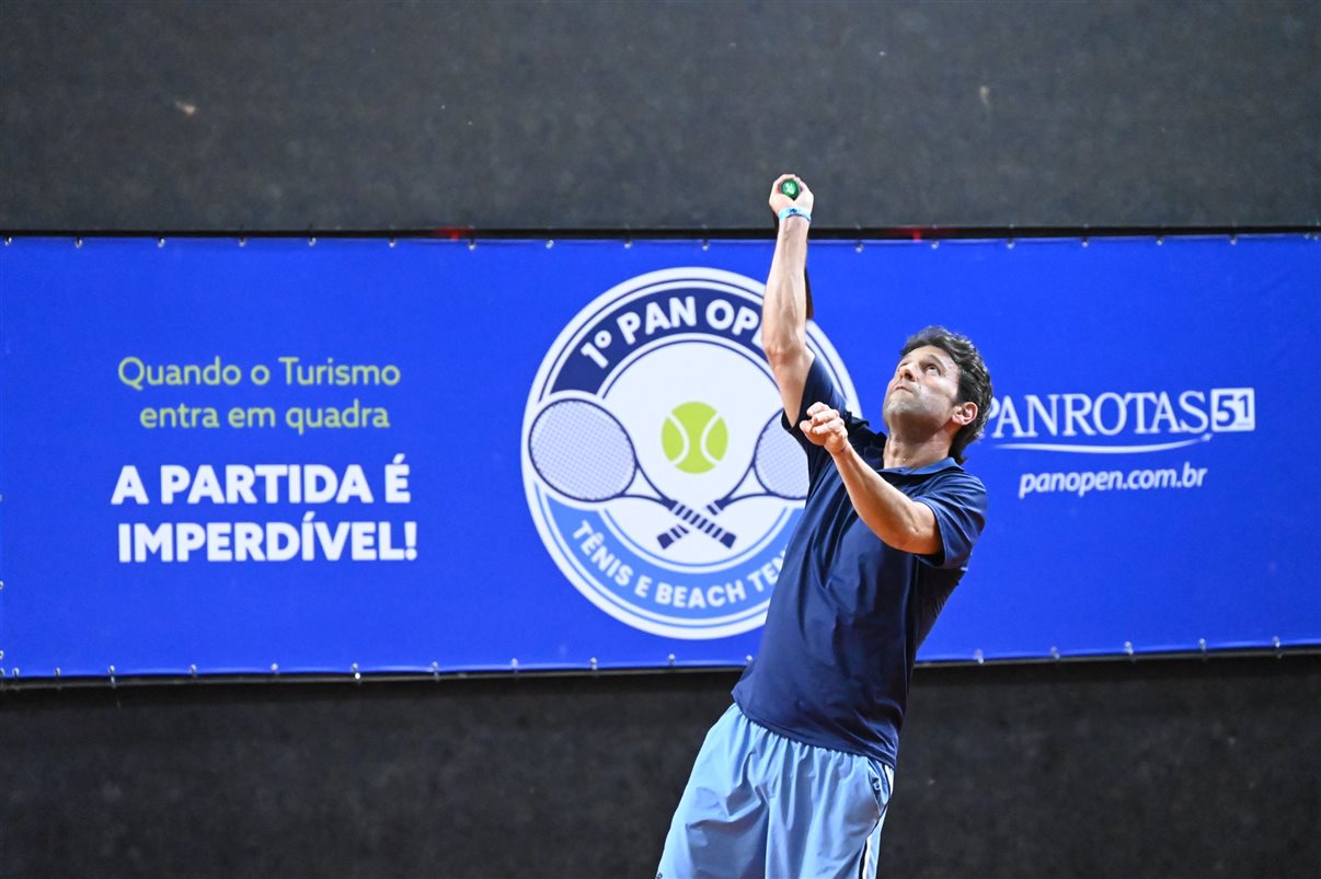 Campeões da categoria Masculino Fun de Beach Tennis. Na foto, Rodrigo Vieira, Guilherme Burti, Bruno e Fernando dos Santos, e Alexandre Oliveira e Feliphe Santinello