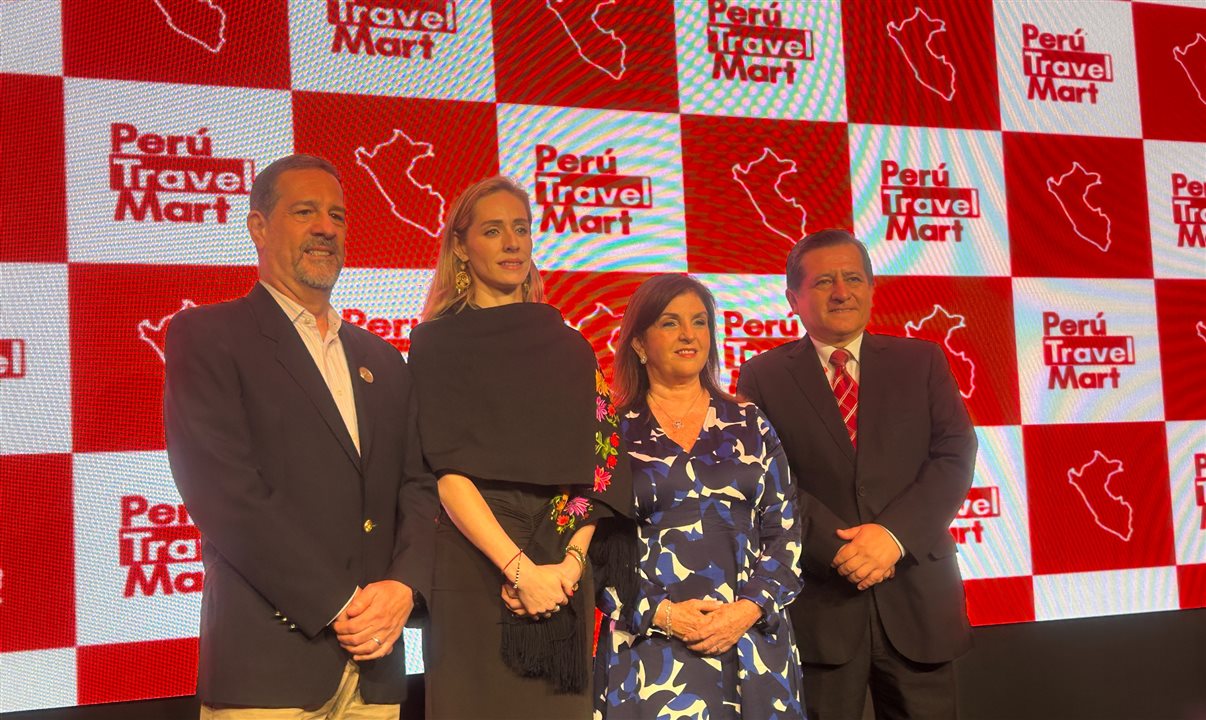 Ricardo Baraybar e María Del Sol, do Promperú, com Maritza Montero e Carlos Loyaza, da Canatur