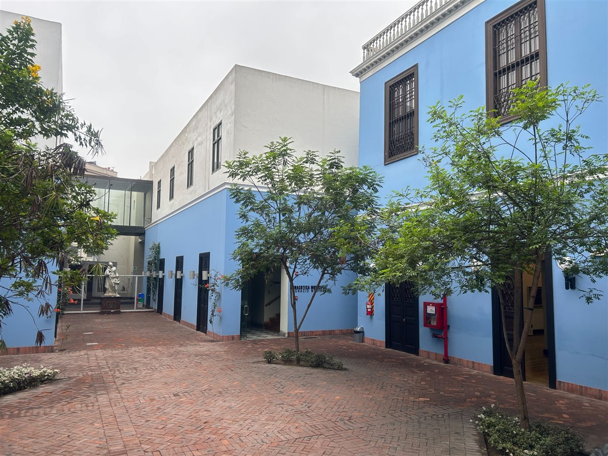 Pinacoteca na Plaza Francia