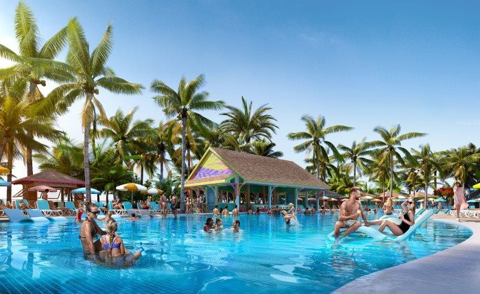 Turistas podem escolher entre uma seleção de passes diários com tudo incluído, com acesso às experiências e comodidades de praia do Royal Beach Club Paradise Island