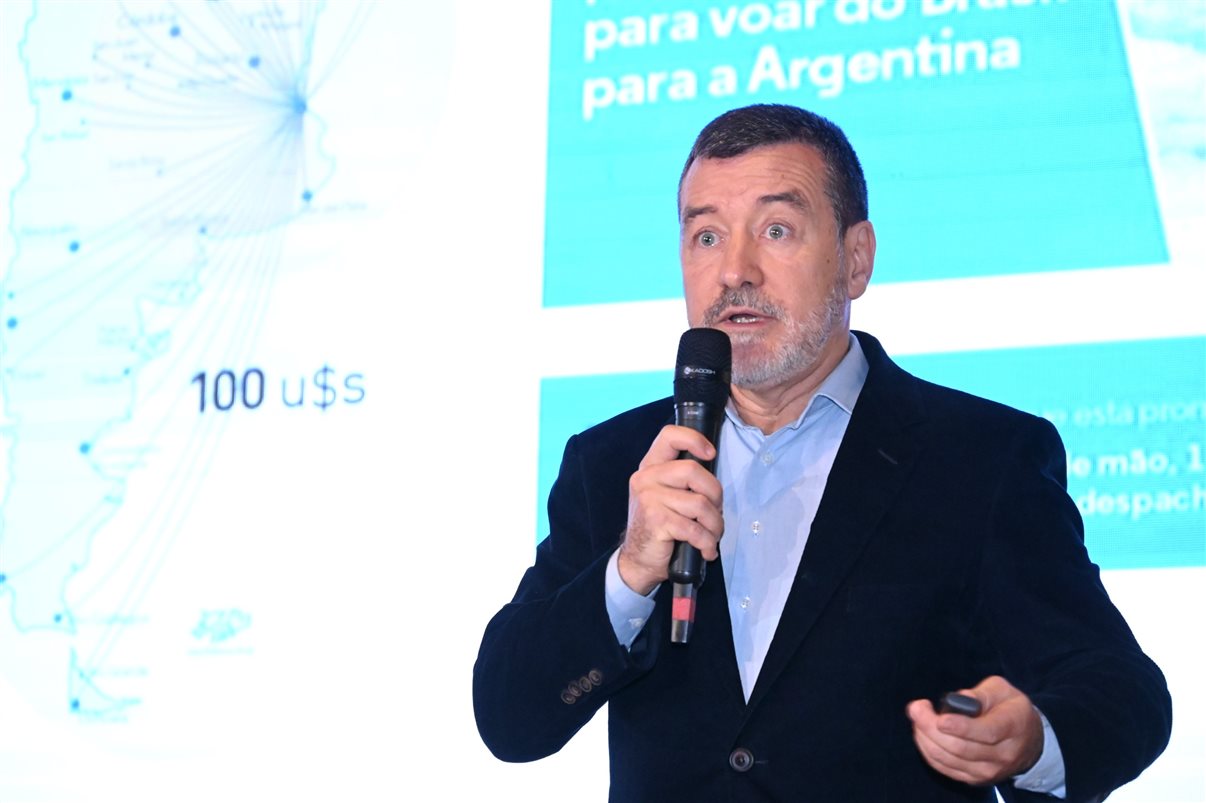 Ana Laura Pierini, do Visit Buenos Aires, entre Fabio Camargo, Mariana Figueiredo e Rodrigo Ramos, da Braztoa  