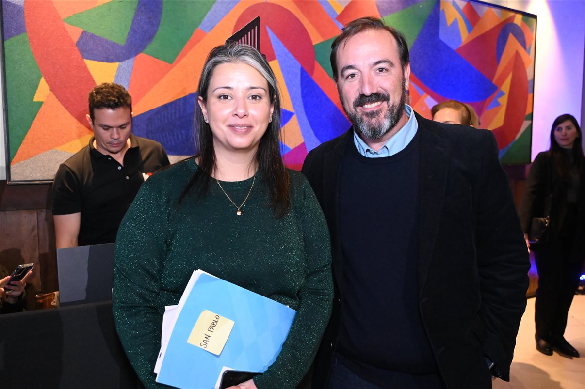 Ana Laura Pierini, do Visit Buenos Aires, entre Fabio Camargo, Mariana Figueiredo e Rodrigo Ramos, da Braztoa  