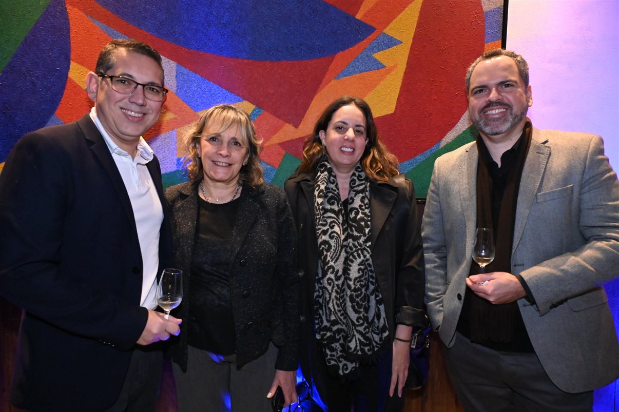 Ana Laura Pierini, do Visit Buenos Aires, entre Fabio Camargo, Mariana Figueiredo e Rodrigo Ramos, da Braztoa  