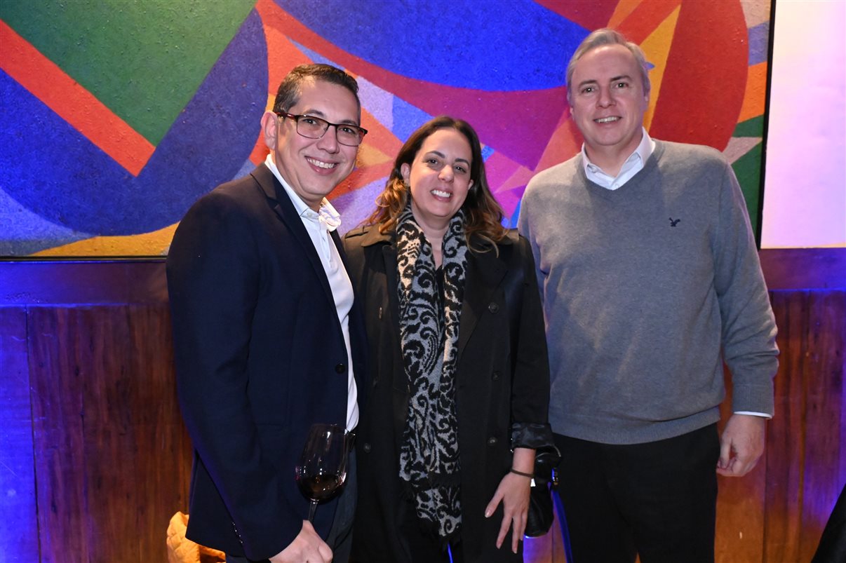 Ana Laura Pierini, do Visit Buenos Aires, entre Fabio Camargo, Mariana Figueiredo e Rodrigo Ramos, da Braztoa  