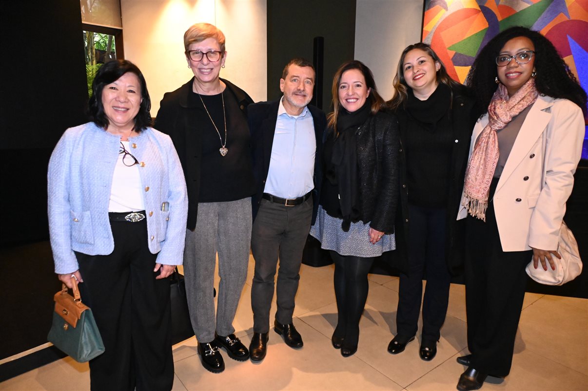 Ana Laura Pierini, do Visit Buenos Aires, entre Fabio Camargo, Mariana Figueiredo e Rodrigo Ramos, da Braztoa  