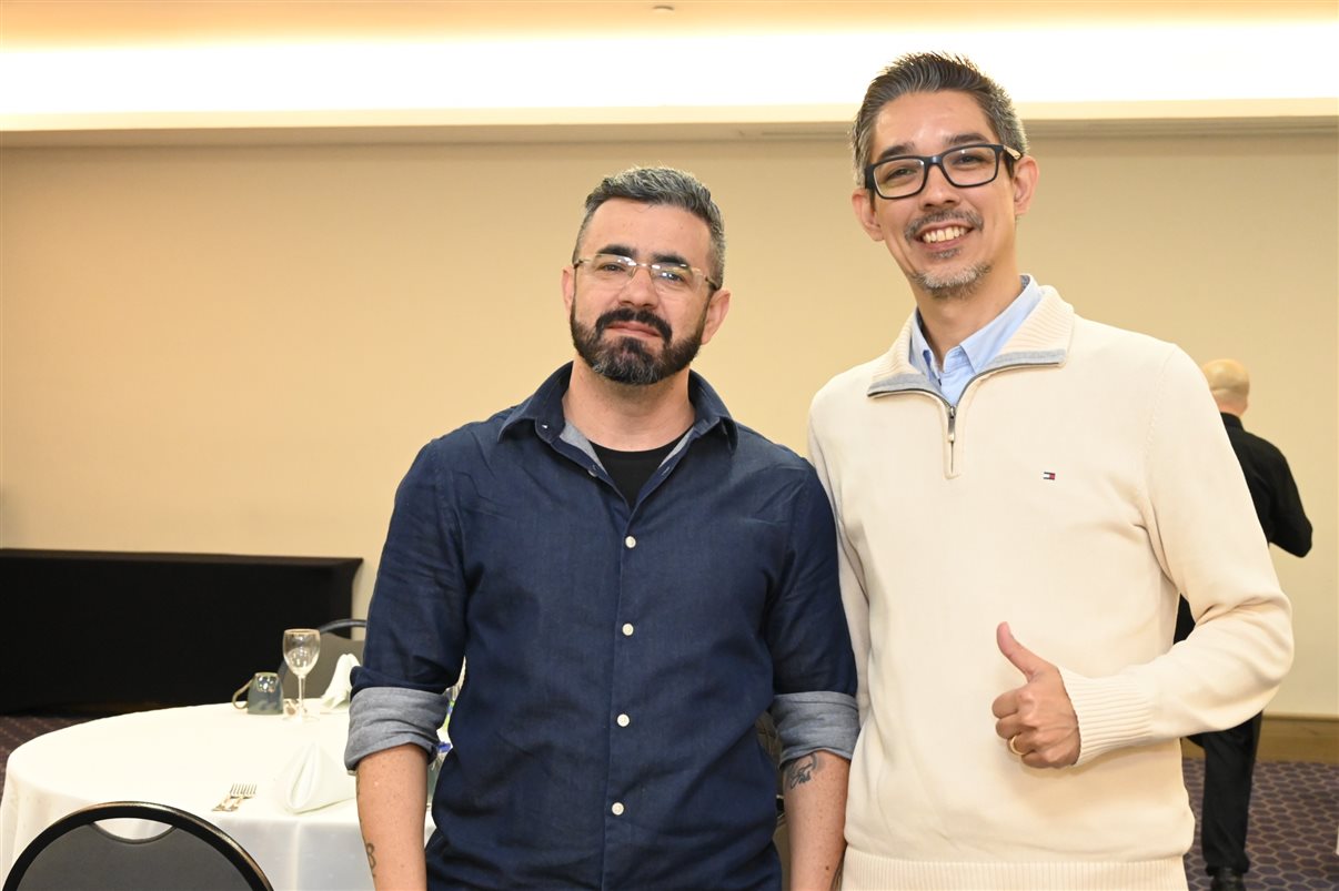 Rodrigo Bonelli, da Schultz, entre Alexandra Coelho e Valdir Miranda, da Iberia