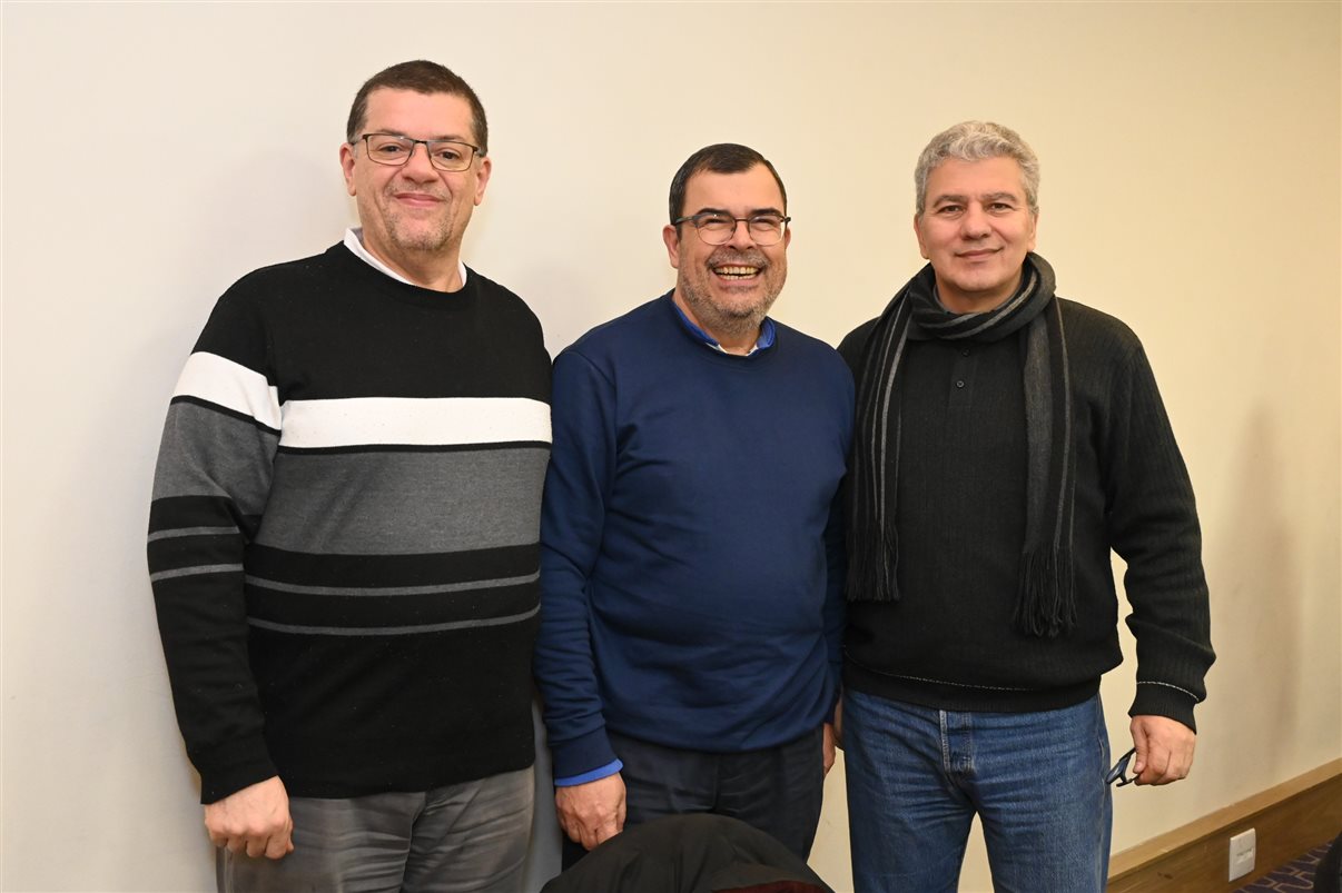 Rodrigo Bonelli, da Schultz, entre Alexandra Coelho e Valdir Miranda, da Iberia