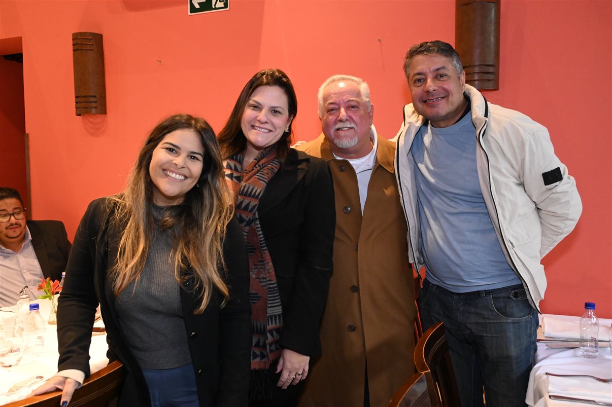 Charles Franken, da Diversa, Fabiano Camargo, da Braztoa, Estela Farina, da NCL, Roberto Nedelciu, da Raidho, Claudio Ferrete, da R11 Travel, e Arnaldo Franken, do Grupo Arbo