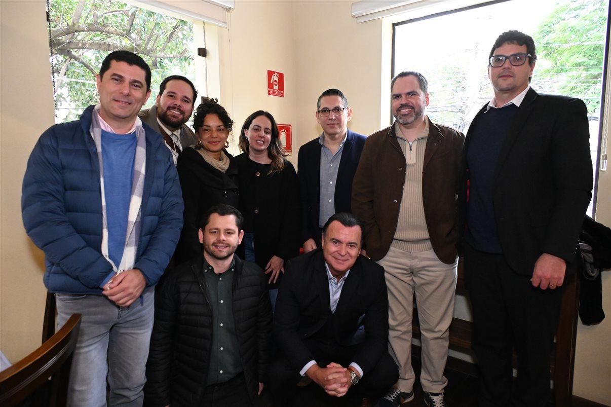 Charles Franken, da Diversa, Fabiano Camargo, da Braztoa, Estela Farina, da NCL, Roberto Nedelciu, da Raidho, Claudio Ferrete, da R11 Travel, e Arnaldo Franken, do Grupo Arbo