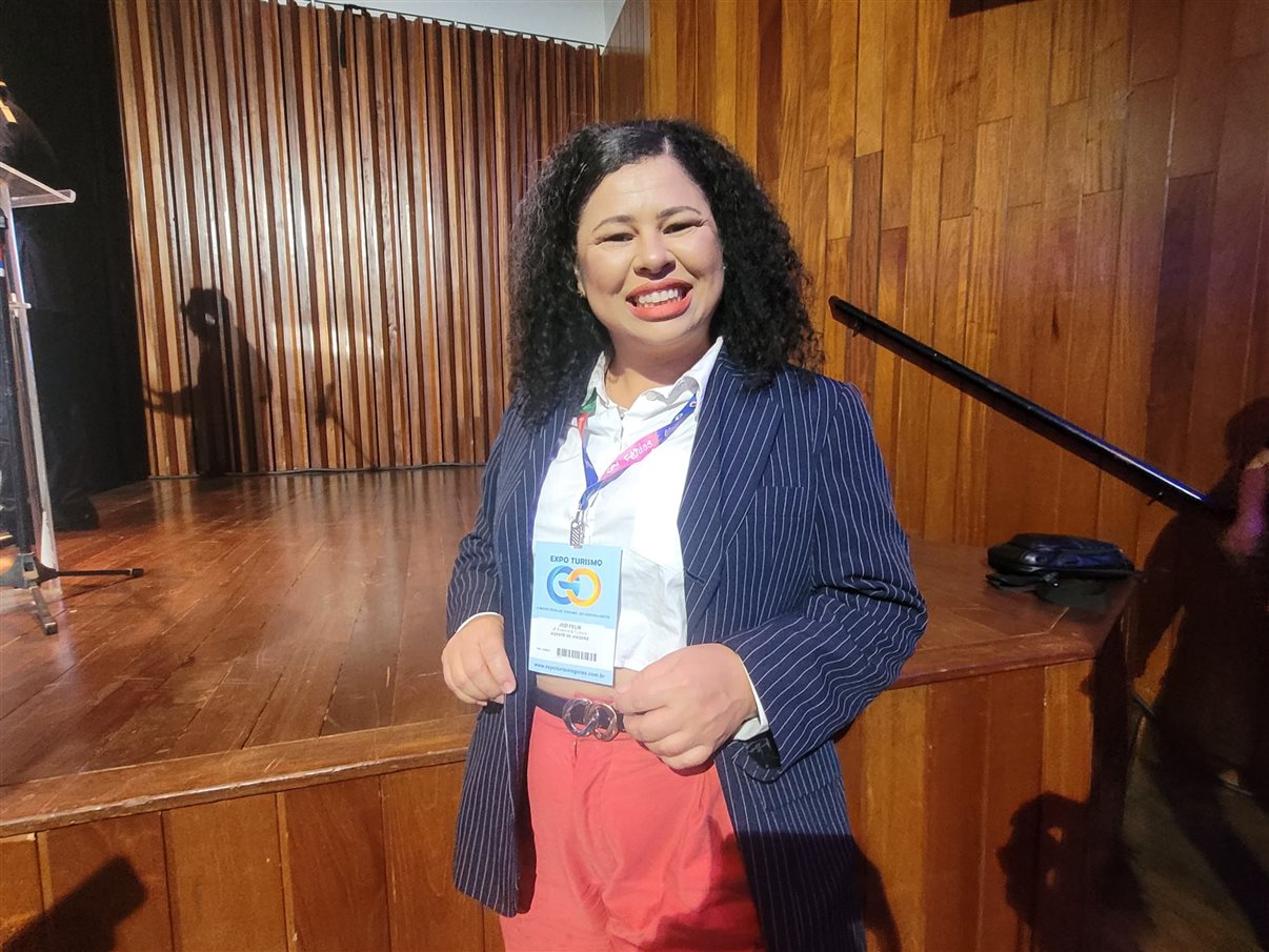 Participantes começam a chegar para o credenciamento da feira 