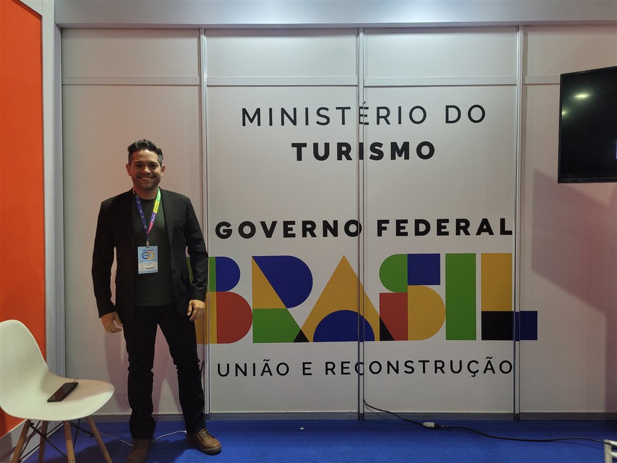 Com o tema