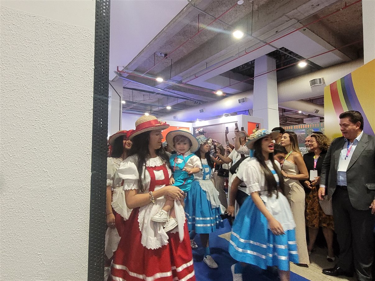 Com o tema