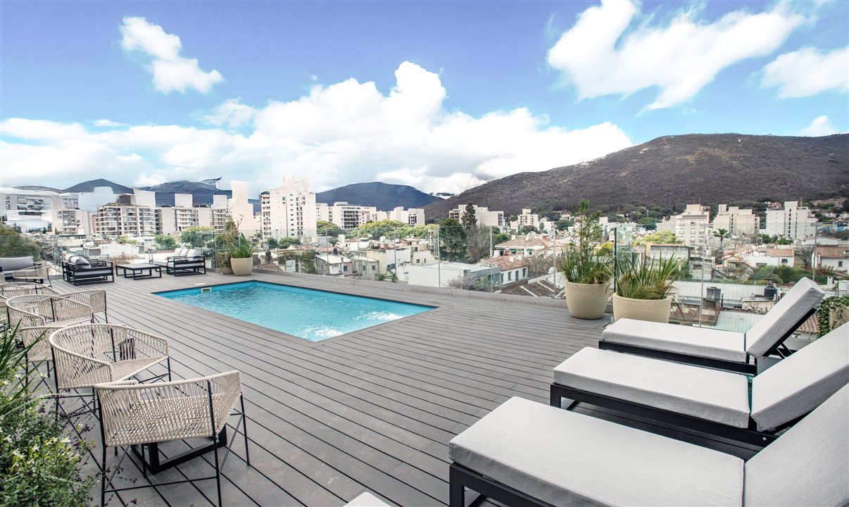 Terraço com piscina