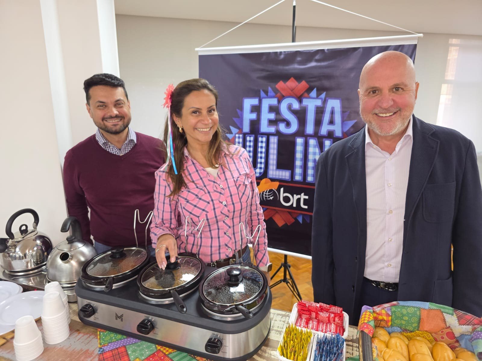 José Roberto, Juliana Abrantes e Carlos Vazquez, da BRT