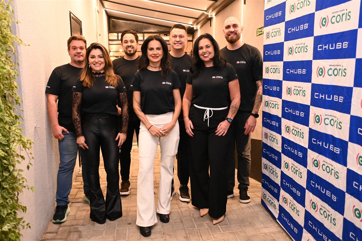 Luiz Gustavo, Helen Valamedi, Thiago Assis, Tais Mahalem, Gabriel Aparício, Claudia Brito e Carlos Giubine, da Coris