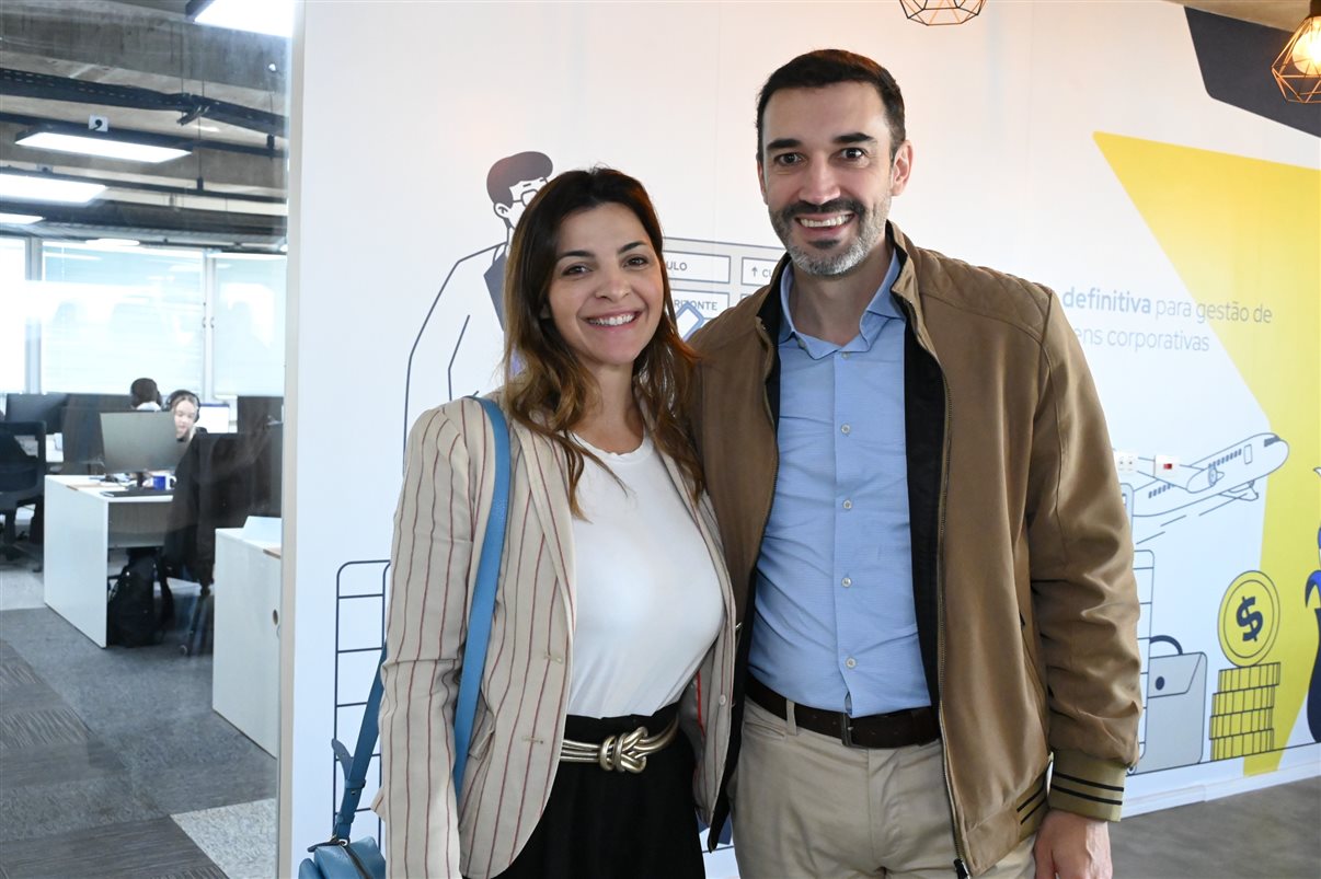 Cibeli Oliveira e Pedro Góes, da Paytrack