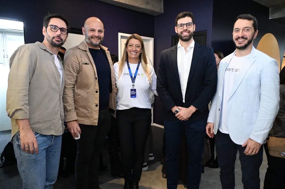 Cibeli Oliveira e Pedro Góes, da Paytrack