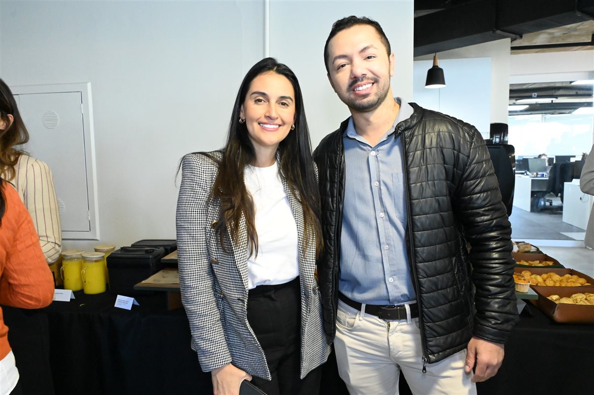 Cibeli Oliveira e Pedro Góes, da Paytrack
