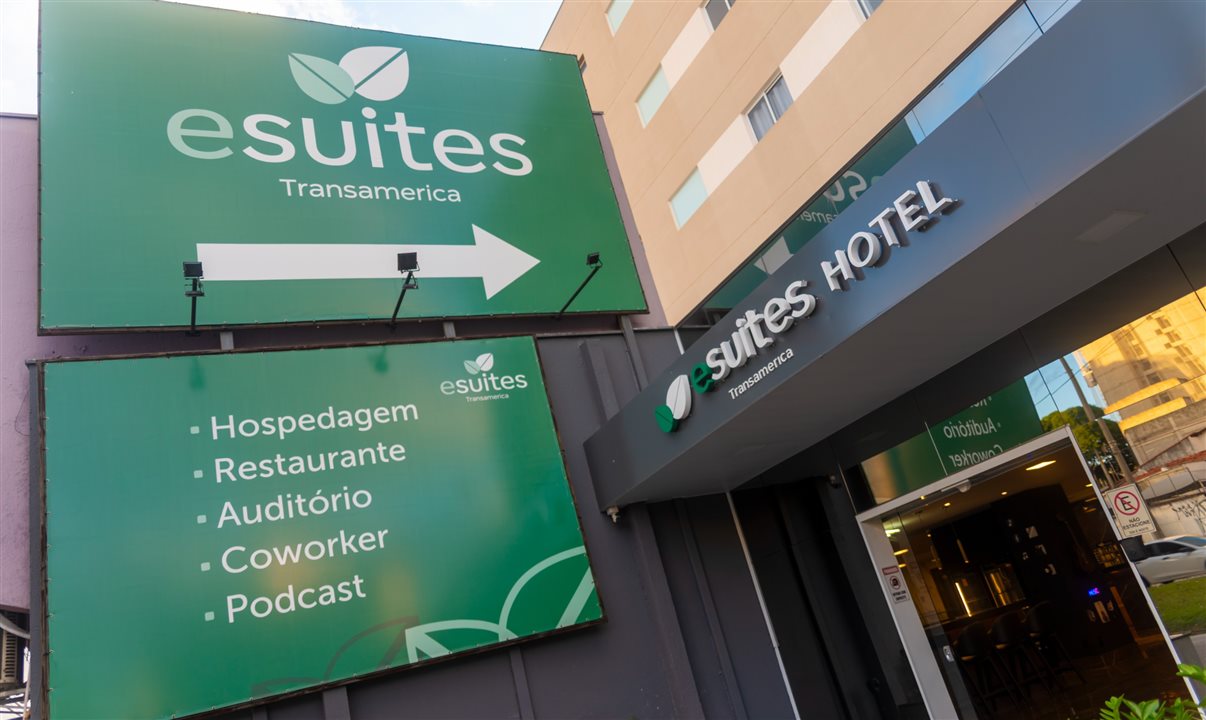 Localizado na avenida Afonso Vergueiro, em Sorocaba, o hotel possui mais de 100 apartamentos e uma série de facilidades