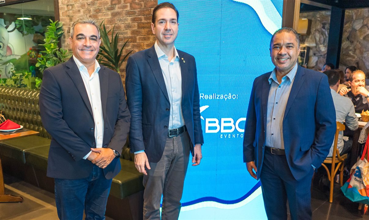 Claudio Junior, Breno Mesquita, diretores da BBC Eventos, e Eduardo Bismarck, secretário de Turismo do Ceará