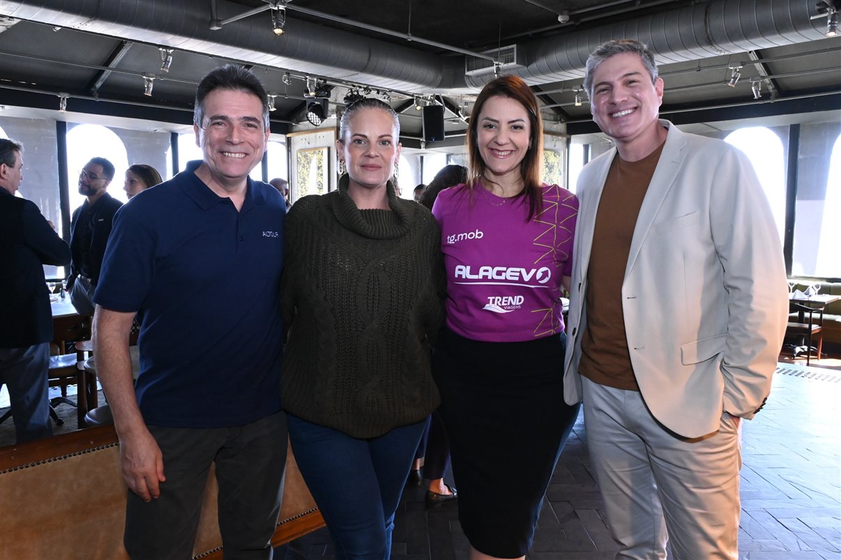 Marcel Marin, do Palácio Tangará, entre Andrea Matos e Luana Nogueira, da Alagev