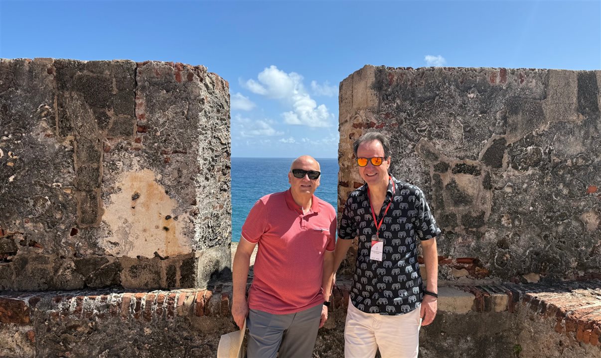 Francisco Blanch, diretor de vendas da Discover Puerto Rico e Eduardo Barbosa, diretor da Flot Viagens