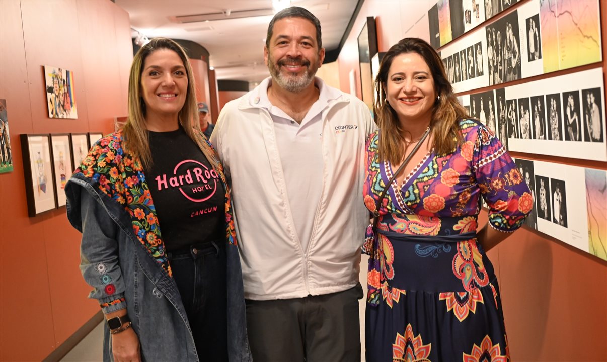 Carla Cecchele, da RCD Hotels, Jorge Souza, da Orinter, e Jessica Sanchez, do Turismo do Chile