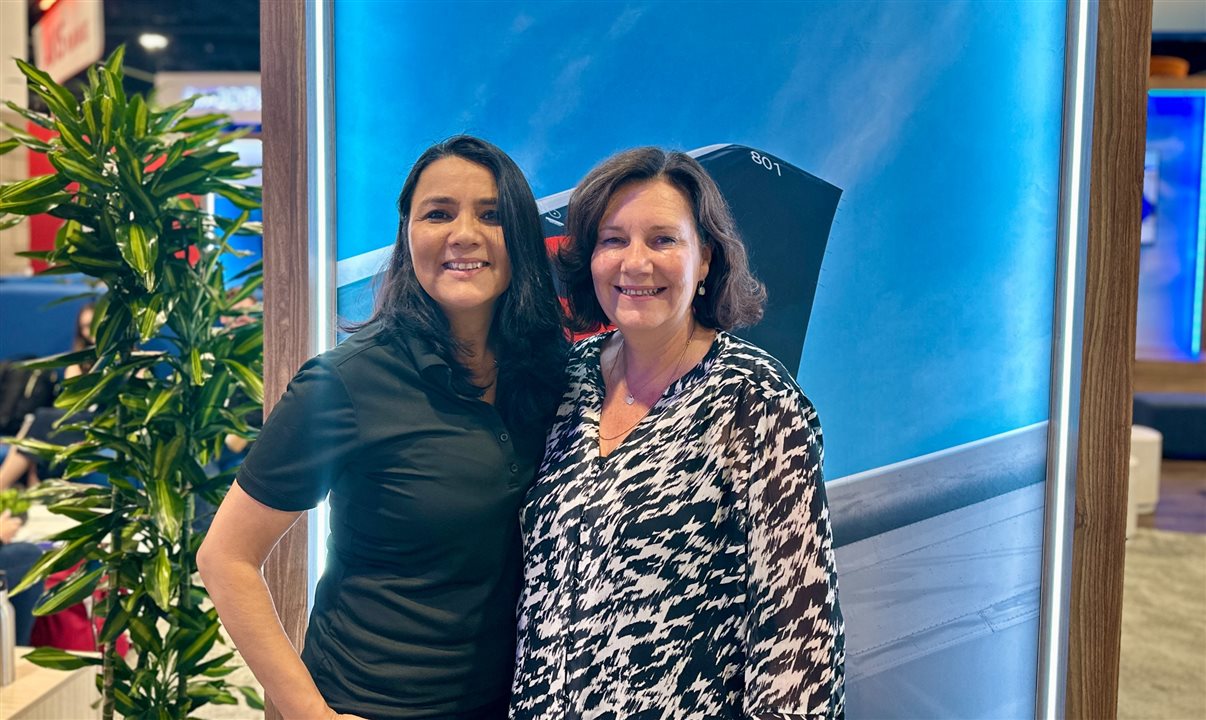 Ana Paula Souza e Lisa Pierce, da Air Canada