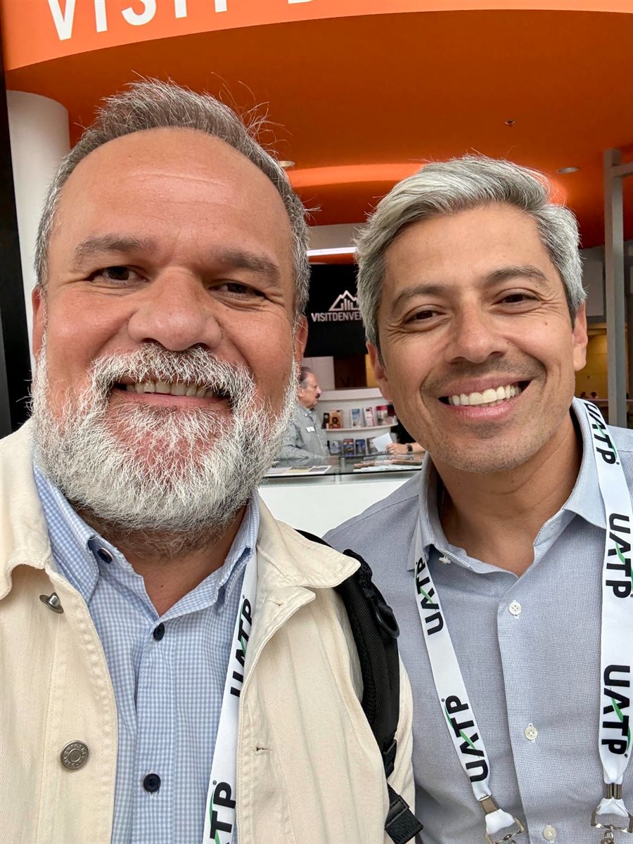 Delegação Flytour Business Travel com clientes: Andrea Avelleda (FBT), Manuela Bernardes (FBT), Aline Rodrigues (TV Globo), Daniele Sebastiani (BTG Pactual), Renata Ribeiro (UNDP), Erika Alkimim (FBT), Alex Santana (Lenovo) e Viviane Lucena (PWC Brasil)