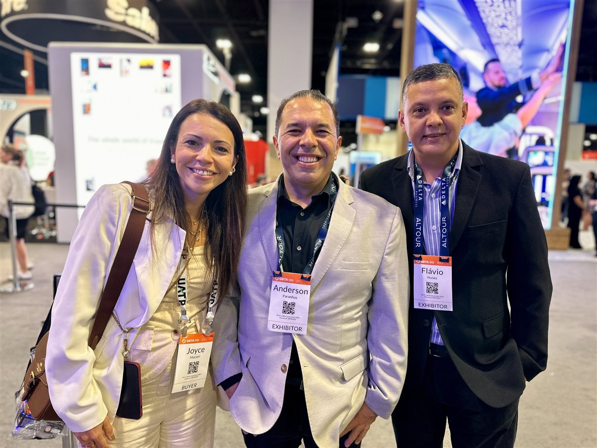 Delegação Flytour Business Travel com clientes: Andrea Avelleda (FBT), Manuela Bernardes (FBT), Aline Rodrigues (TV Globo), Daniele Sebastiani (BTG Pactual), Renata Ribeiro (UNDP), Erika Alkimim (FBT), Alex Santana (Lenovo) e Viviane Lucena (PWC Brasil)