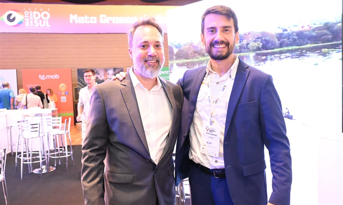 Alex Bernardes, da LGBT+ Turismo Expo, e Bruno Wendling, da Fundtur-MS