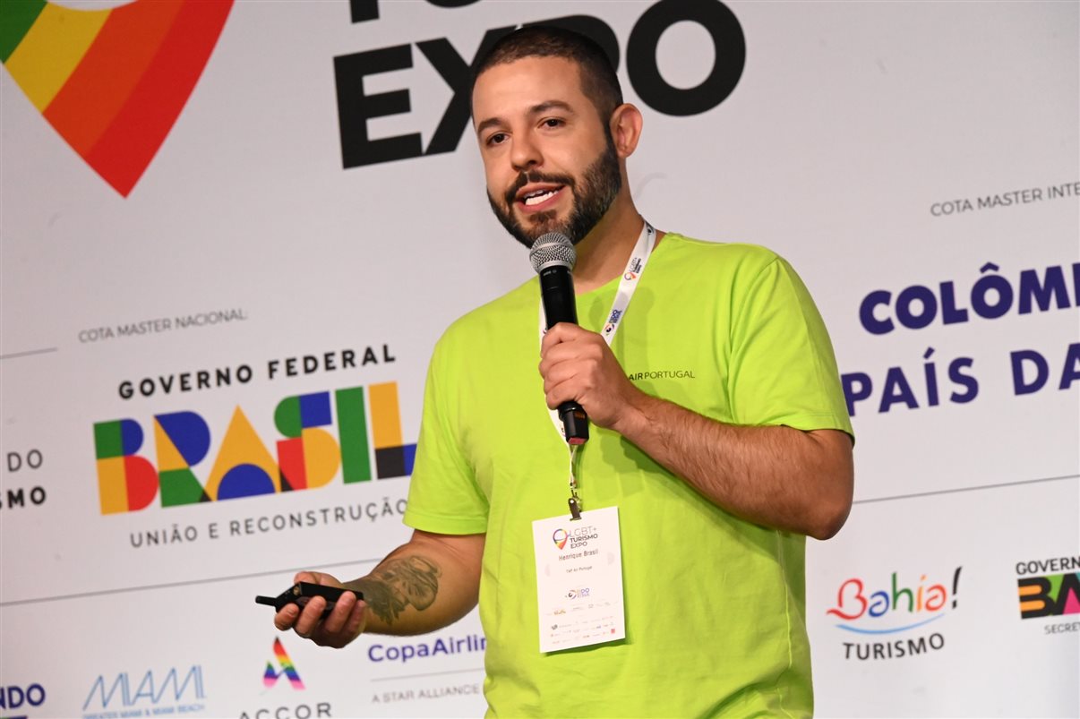 Danielly Aguiar, da Empetur, e Alex Bernardes, da LGBT+ Turismo Expo