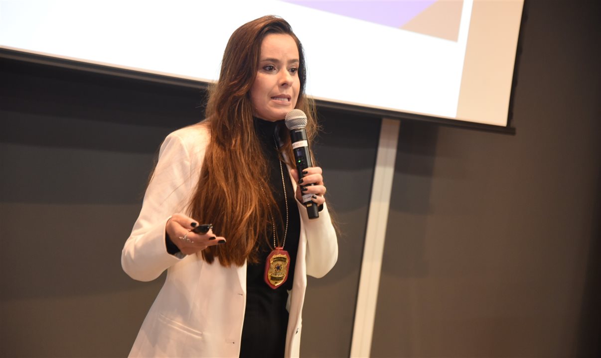 A delegada Fernanda Herbella, responsável pela Deatur (Divisão Especializada de Atendimento ao Turista)