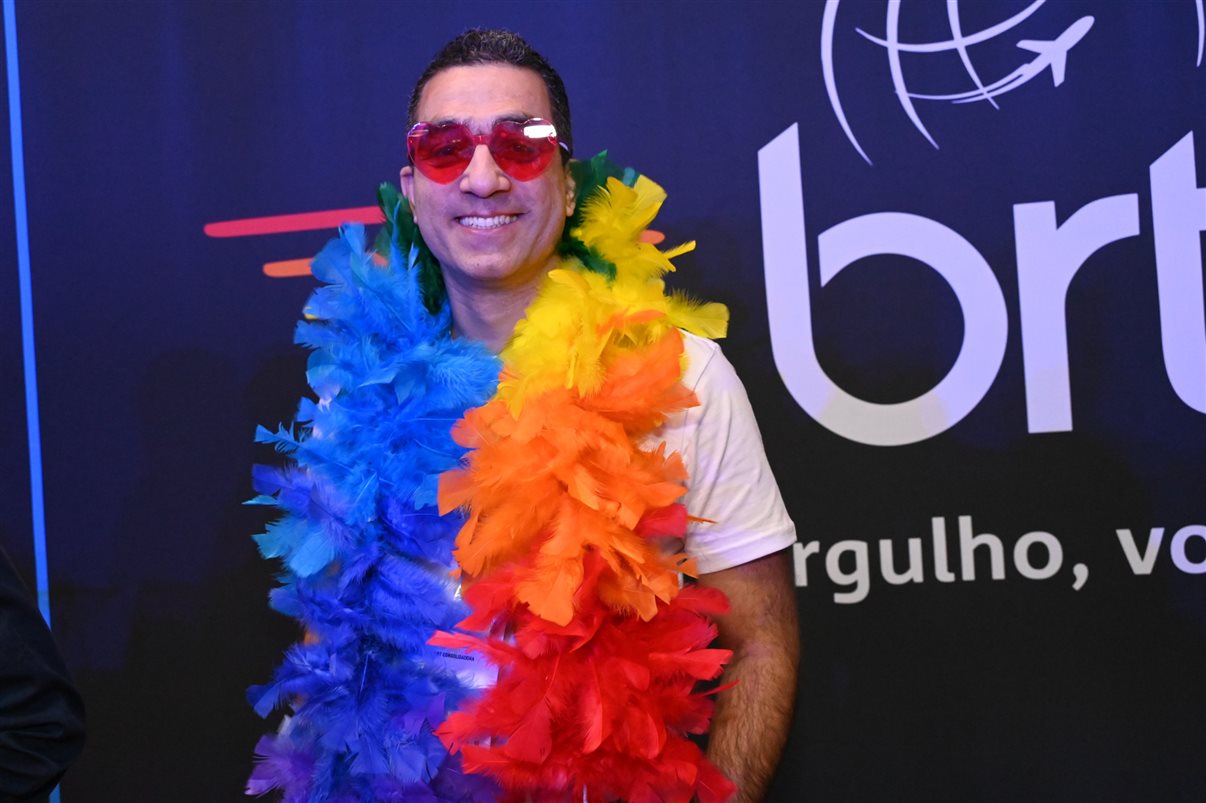 Danielly Aguiar, da Empetur, e Alex Bernardes, da LGBT+ Turismo Expo