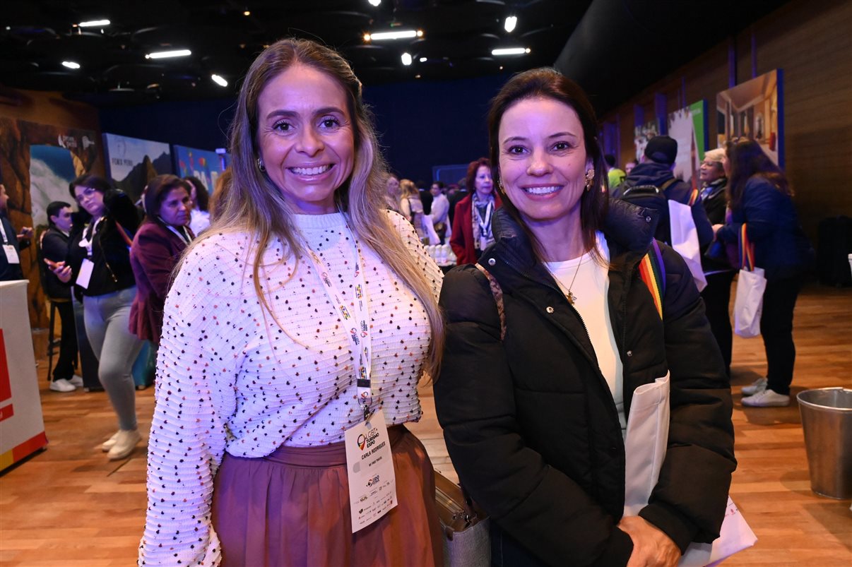 Danielly Aguiar, da Empetur, e Alex Bernardes, da LGBT+ Turismo Expo